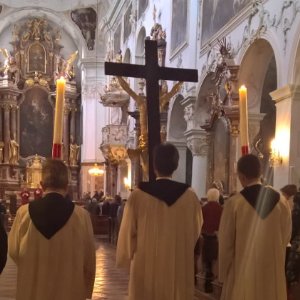 Karfreitag: Kreuzerhebung © Erzabtei