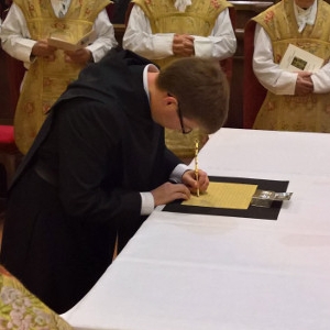 Unterzeichnen der Professurkunde © Erzabtei