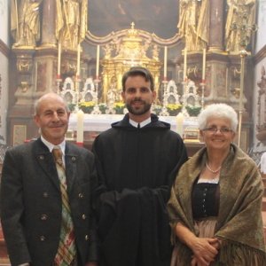 fr. Johannes mit seinen Eltern © Erzabtei