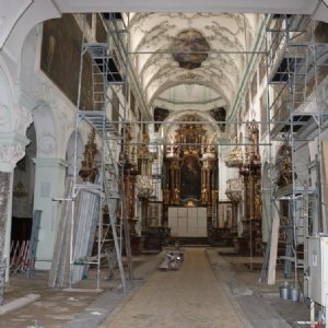 06.10.2018 Der Kirchenraum bereits mit einem Teil Gerüst © Erzabtei