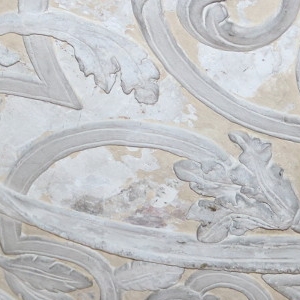 06.04.2019 - Aus der Nähe sieht man erst den Schmutz und die Schäden in den Seitenkapellen © Erzabtei