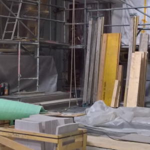 04.05.2019 - Vorne rechts ist jetzt auch der Boden fertig und bereits eingerüstet. © Erzabtei