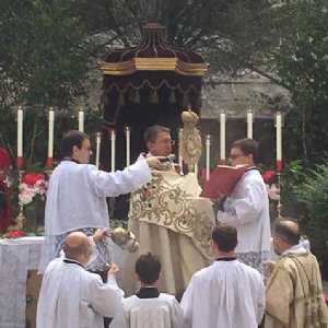 3. Altar: Segen mit dem Allerheiligsten © Erzabtei