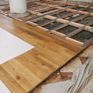 19.07.2019 - Vorbereitungen für den Einbau der Sitzbänke © Erzabtei