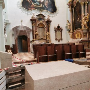 05.09.2019 - Neuer Altar und Ambo steht, das neue Chorgestühl wird aufgestellt © Erzabtei