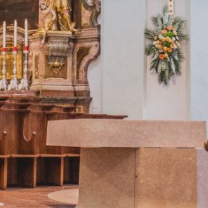 Wiedereröffnung der Stiftskirche und Altarweihe 2019