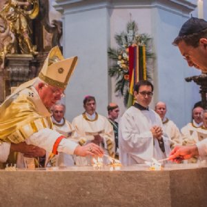 Entzünden des Weihrauchs © Michael Rieß