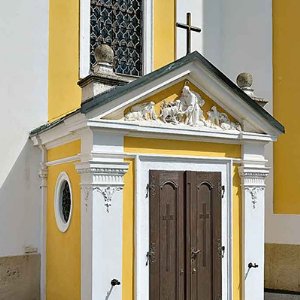 Portalvorbau der Pfarrkirche hl. Jonannes der Täufer von 1896