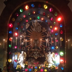 Jesus wird ins Grab gelegt. © Erzabtei