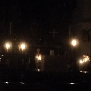 Wir hören die Lesungen der Osternacht. © Erzabtei