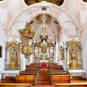 Innenraum der Pfarrkirche Köstendorf