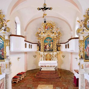 Innenraum der Filialkirche zum hl. Johannes dem Täufer