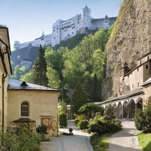 Friedhof mit Festung Hohensalzburg