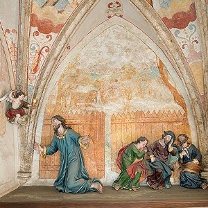 Ölbergkapelle, Fresken eines Passionszyklus, 16. Jahrhundert; Figuren aus der Zeit um 1750