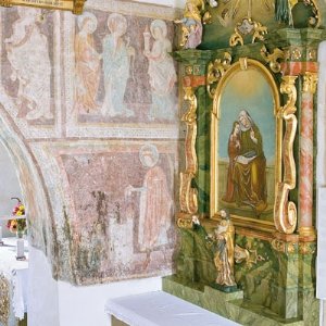 Annenaltar und Wandfresken