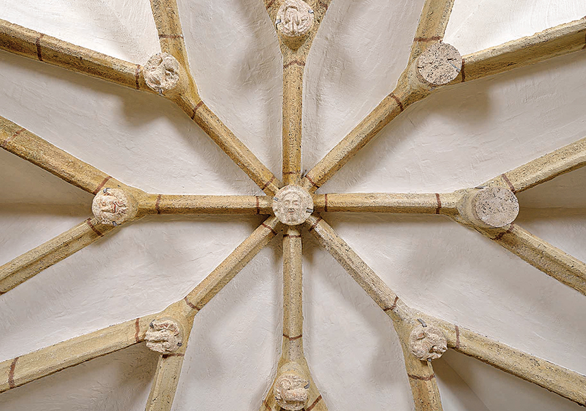 Sternrippengewölbe in der Krypta der Pfarrkirche St. Andreas in Taxenbach