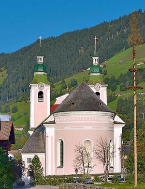 Brixen im Thale: Kirchen