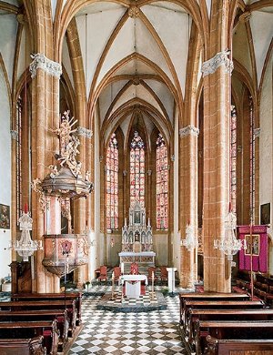 Der Kirchenraum und seine Bauplastik