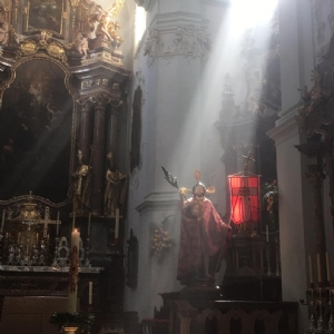 Ostern 2021 - Der auferstandene Christus nach dem Pontifikalamt - 1 © Erzabtei