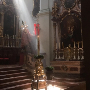 Ostern 2021 - Der auferstandene Christus nach dem Pontifikalamt - 2 © Erzabtei