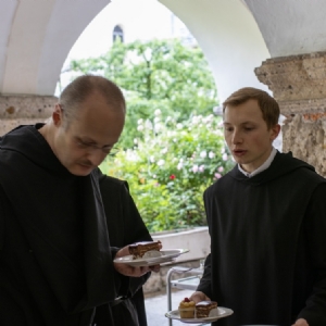Grillfest mit den Eucharistieschwestern © P. Alkuin
