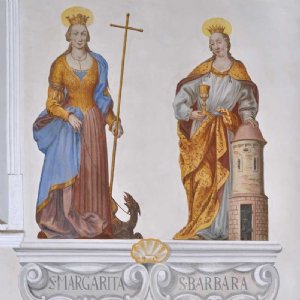 Thaur, Fresko mit den hl. Nothelferinnen Margareta und Barbara, um 1750