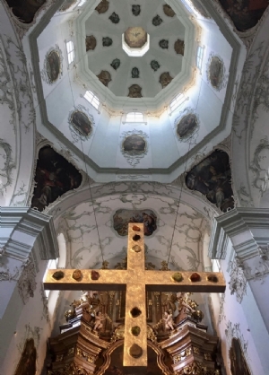 Kreuz - Stiftskirche St. Peter © Erzabtei